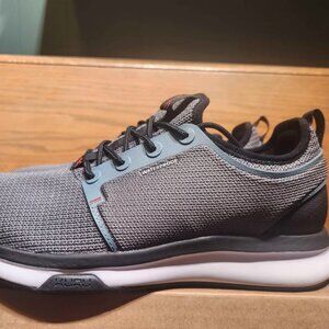 Kuru Atom waterproof men size 10. Brand new in box $180 retail